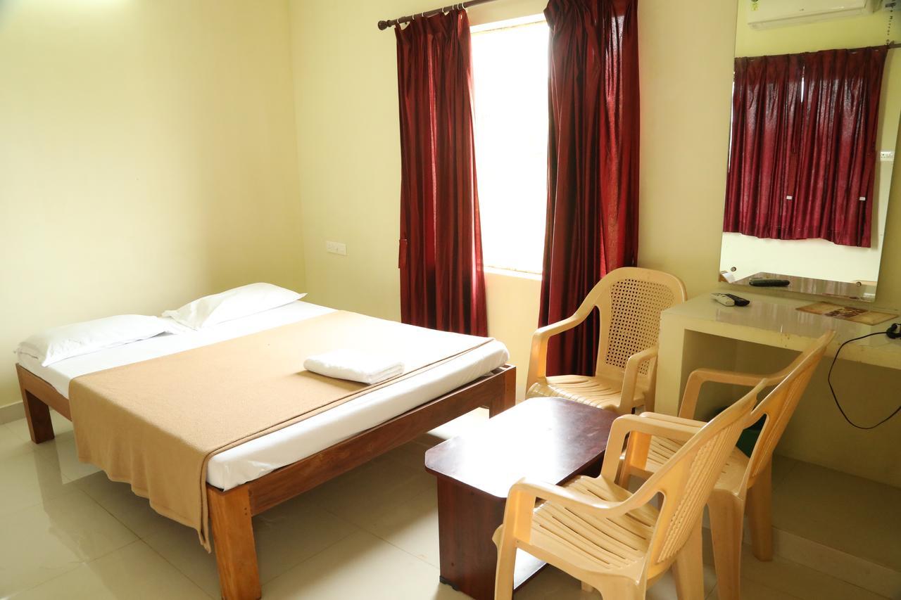 Hotel Ganesh Residency Pondicherry Esterno foto