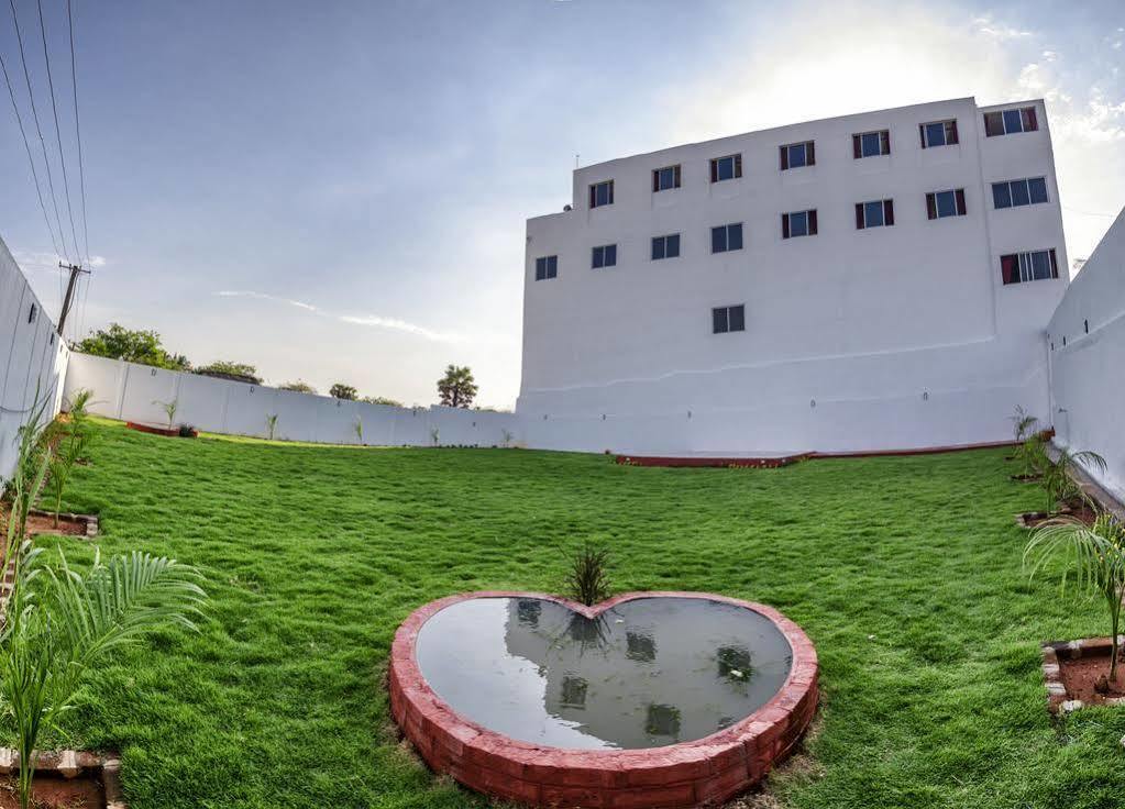 Hotel Ganesh Residency Pondicherry Esterno foto
